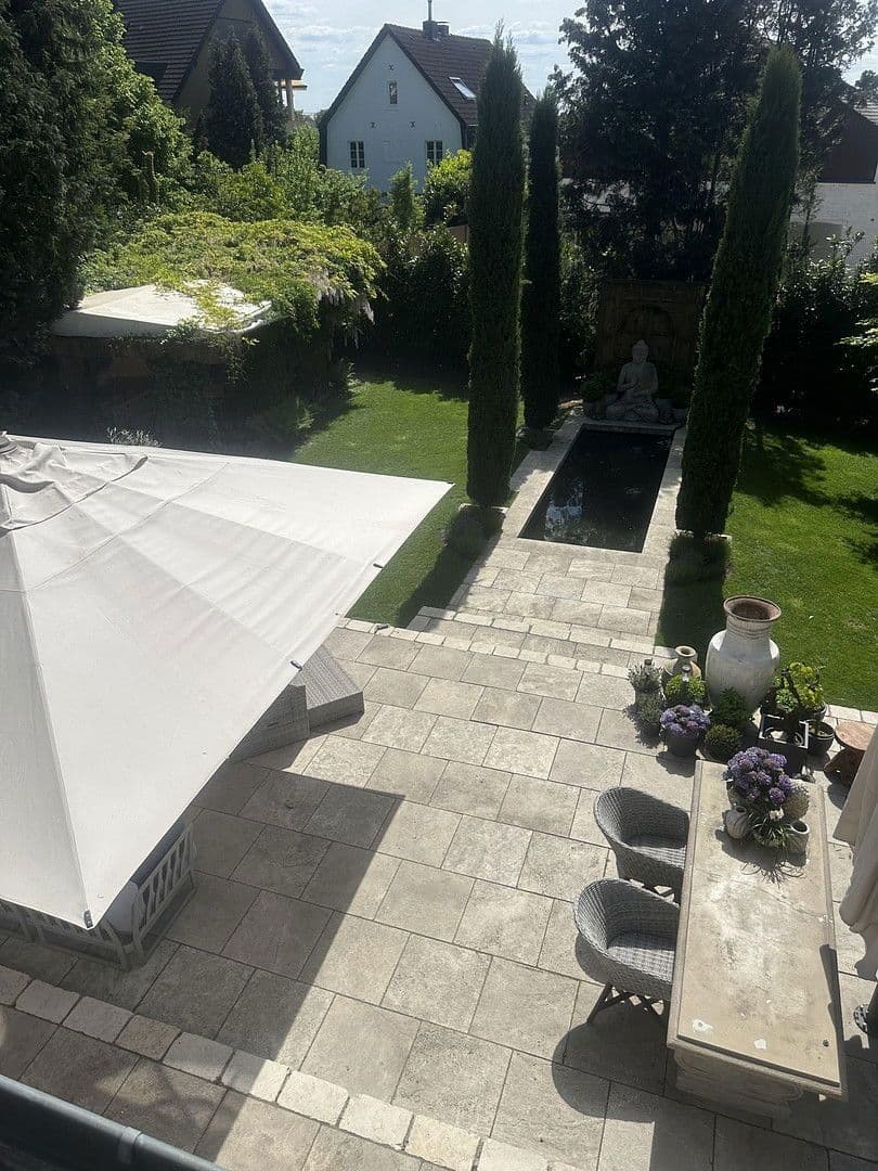 Prenájom bytu 3-izbový 85 m², Bergische-Landstr.262, Düsseldorf, Severné Porýnie - Westfálsko Prenájom bytu 3-izbový 85 m², Bergische-Landstr.262, Düsseldorf, Severné Porýnie - Westfálsko