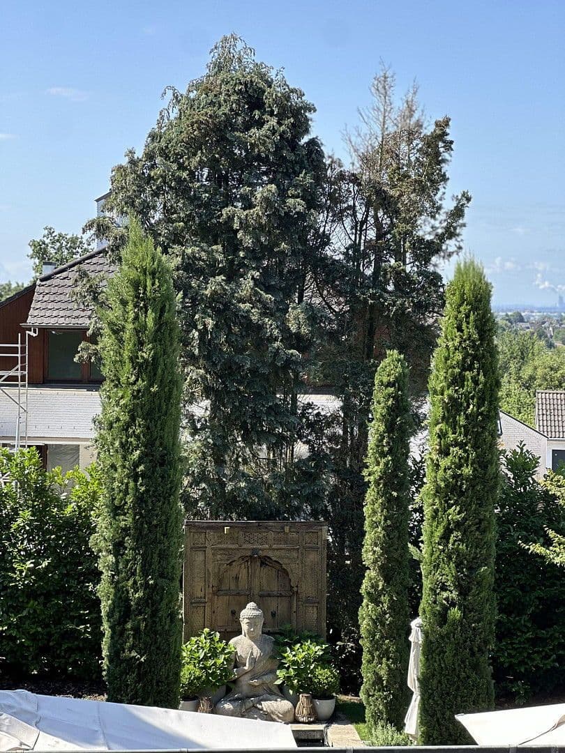 Prenájom bytu 3-izbový 85 m², Bergische-Landstr.262, Düsseldorf, Severné Porýnie - Westfálsko Prenájom bytu 3-izbový 85 m², Bergische-Landstr.262, Düsseldorf, Severné Porýnie - Westfálsko