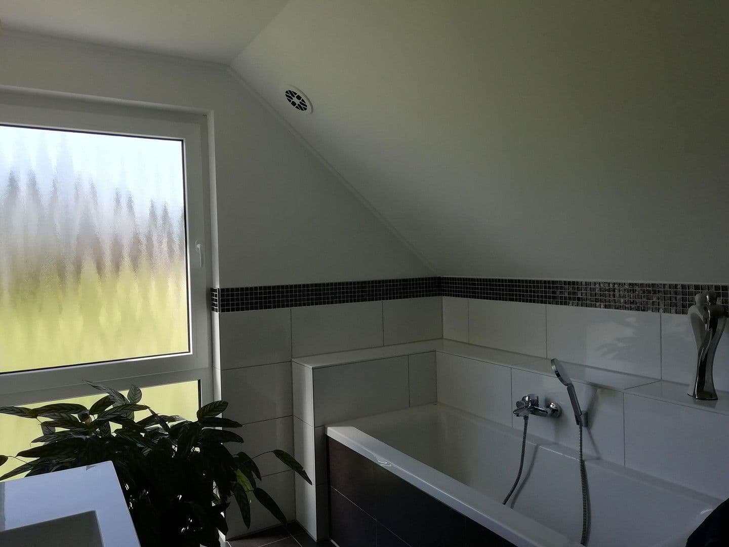 Predaj domu 179 m², pozemek 538 m², Malsch, Bádensko-Wurttembersko Predaj domu 179 m², pozemek 538 m², Malsch, Bádensko-Wurttembersko