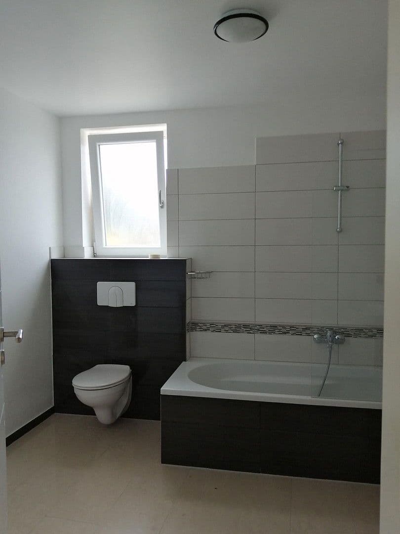 Predaj domu 180 m², pozemek 450 m², Koblenz, Porýnie-Falcko Predaj domu 180 m², pozemek 450 m², Koblenz, Porýnie-Falcko