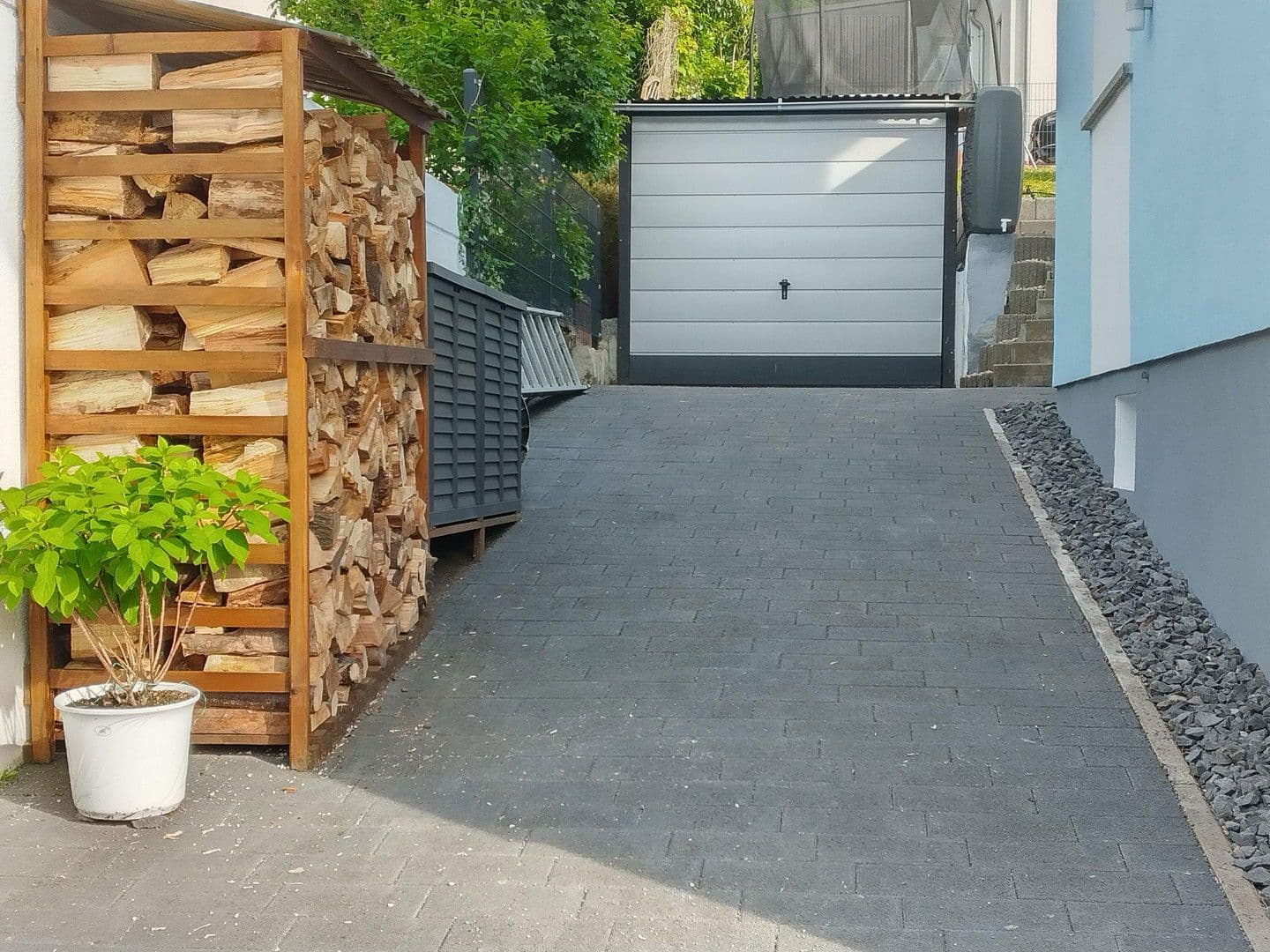 Predaj domu 180 m², pozemek 450 m², Koblenz, Porýnie-Falcko Predaj domu 180 m², pozemek 450 m², Koblenz, Porýnie-Falcko