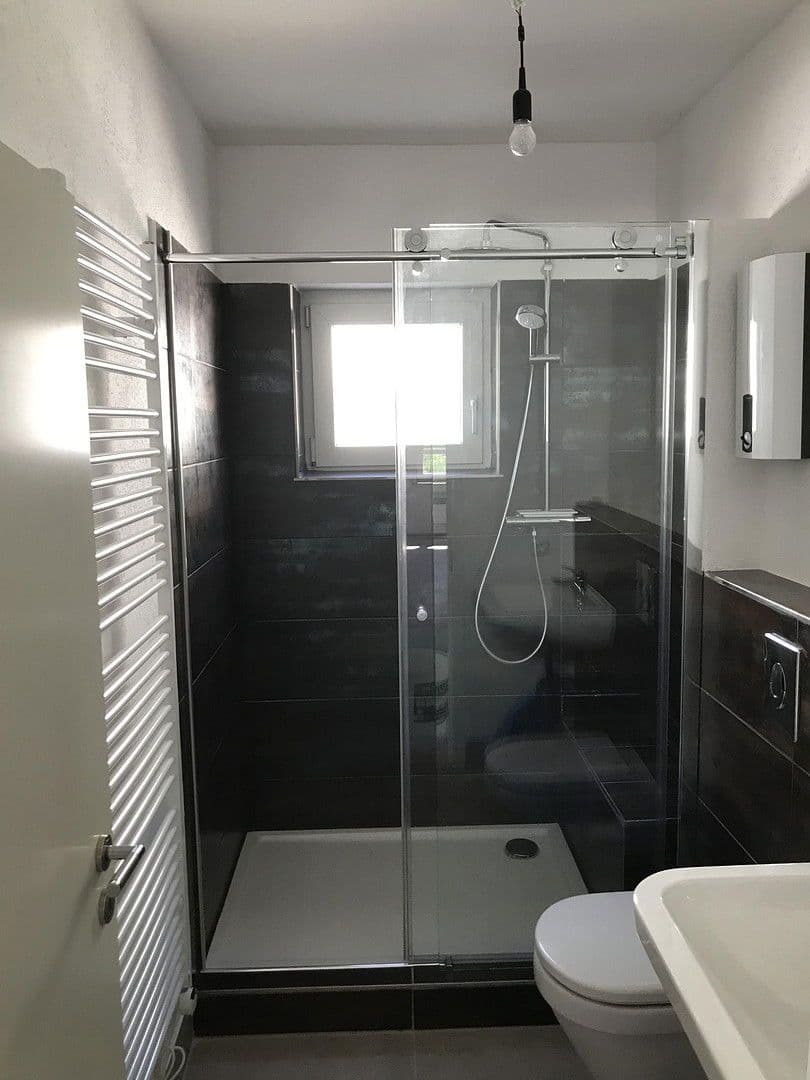 Predaj domu 210 m², pozemek 462 m², Lindenstrasse 2, Klein-Winternheim, Porýnie-Falcko Predaj domu 210 m², pozemek 462 m², Lindenstrasse 2, Klein-Winternheim, Porýnie-Falcko