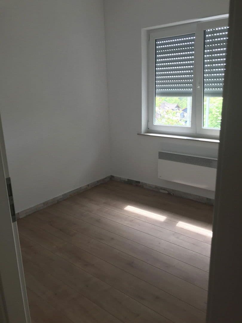 Predaj domu 210 m², pozemek 462 m², Lindenstrasse 2, Klein-Winternheim, Porýnie-Falcko Predaj domu 210 m², pozemek 462 m², Lindenstrasse 2, Klein-Winternheim, Porýnie-Falcko