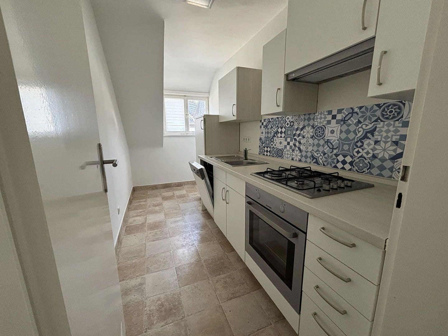 Prenájom bytu 1-izbový 43 m², Stuttgart, Bádensko-Wurttembersko Prenájom bytu 1-izbový 43 m², Stuttgart, Bádensko-Wurttembersko