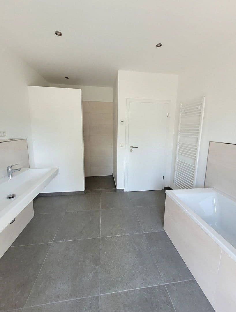 Prenájom domu 142 m², pozemek 530 m², Brandenburger Straße 4, Zeuthen, Brandenbursko Prenájom domu 142 m², pozemek 530 m², Brandenburger Straße 4, Zeuthen, Brandenbursko