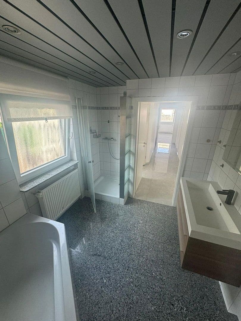 Predaj domu 252 m², pozemek 767 m², Mutterstadt, Porýnie-Falcko Predaj domu 252 m², pozemek 767 m², Mutterstadt, Porýnie-Falcko