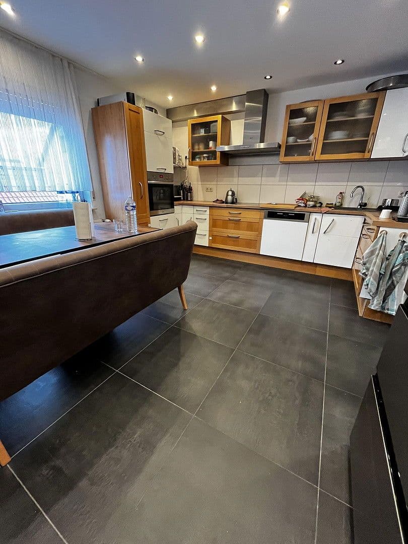 Predaj domu 252 m², pozemek 767 m², Mutterstadt, Porýnie-Falcko Predaj domu 252 m², pozemek 767 m², Mutterstadt, Porýnie-Falcko