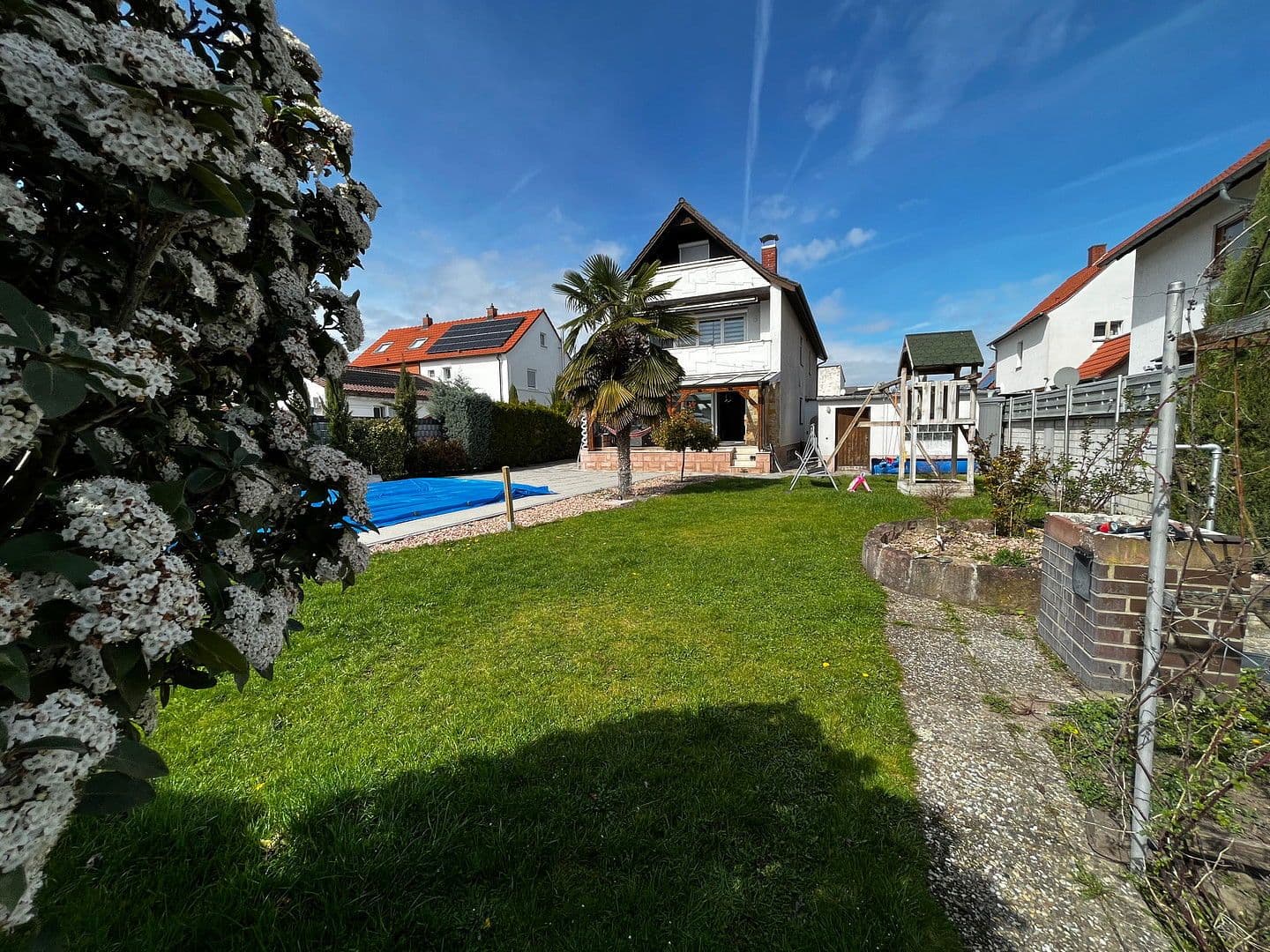 Predaj domu 252 m², pozemek 767 m², Mutterstadt, Porýnie-Falcko Predaj domu 252 m², pozemek 767 m², Mutterstadt, Porýnie-Falcko