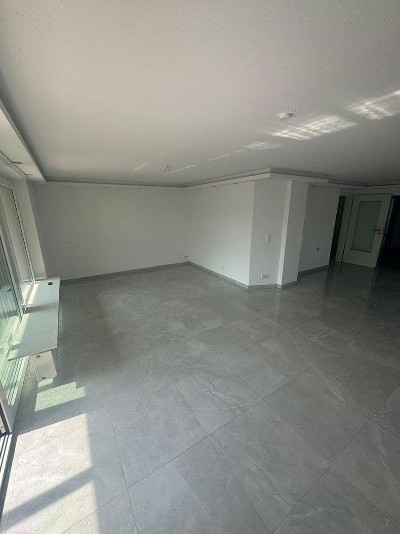 Predaj domu 252 m², pozemek 767 m², Mutterstadt, Porýnie-Falcko Predaj domu 252 m², pozemek 767 m², Mutterstadt, Porýnie-Falcko