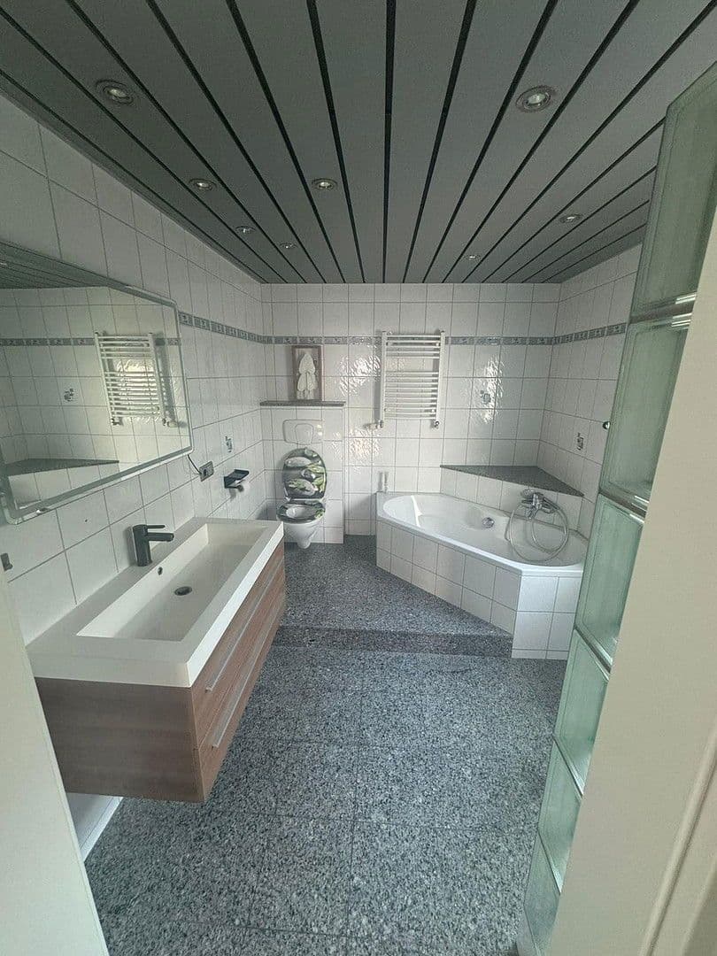 Predaj domu 252 m², pozemek 767 m², Mutterstadt, Porýnie-Falcko Predaj domu 252 m², pozemek 767 m², Mutterstadt, Porýnie-Falcko