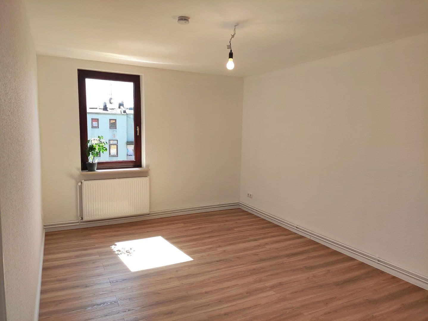 Prenájom bytu 3-izbový 76 m², Lutherstr. 1, Bremerhaven, Brémy Prenájom bytu 3-izbový 76 m², Lutherstr. 1, Bremerhaven, Brémy