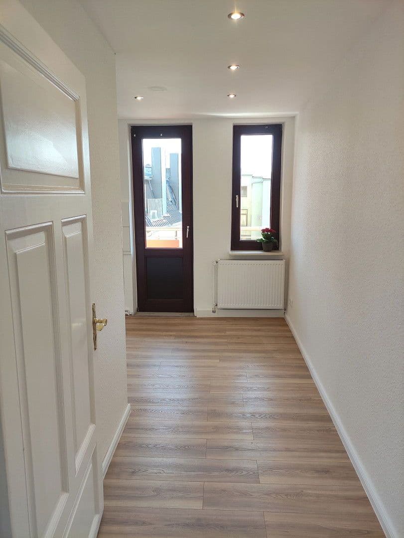 Prenájom bytu 3-izbový 76 m², Lutherstr. 1, Bremerhaven, Brémy Prenájom bytu 3-izbový 76 m², Lutherstr. 1, Bremerhaven, Brémy