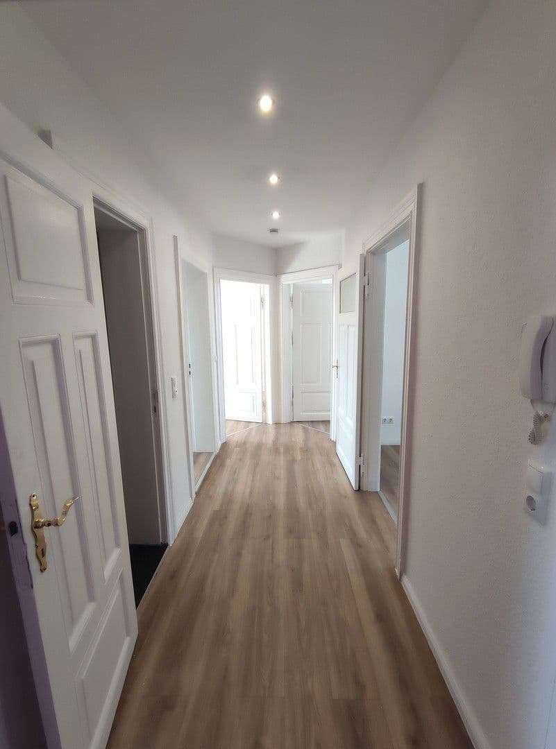 Prenájom bytu 3-izbový 76 m², Lutherstr. 1, Bremerhaven, Brémy Prenájom bytu 3-izbový 76 m², Lutherstr. 1, Bremerhaven, Brémy