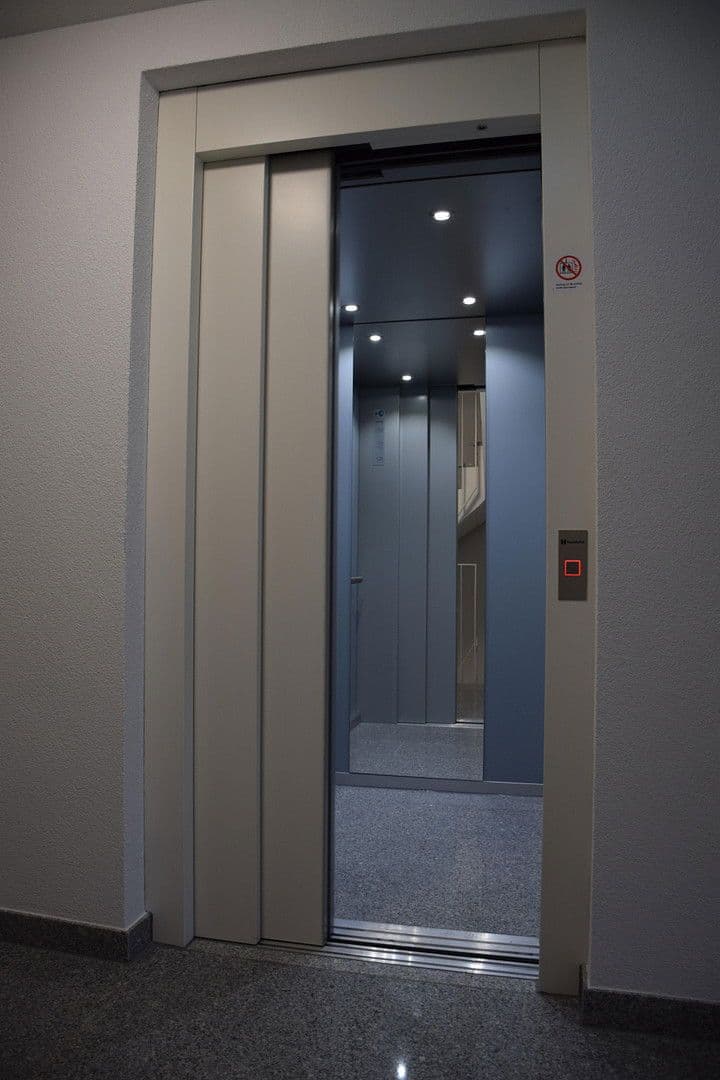 Prenájom bytu 3-izbový 50 m², Konstanz, Bádensko-Wurttembersko Prenájom bytu 3-izbový 50 m², Konstanz, Bádensko-Wurttembersko