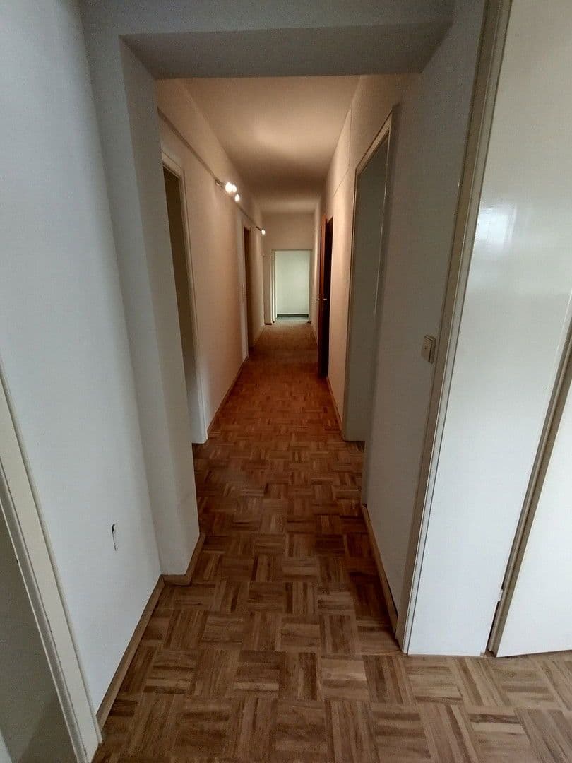 Prenájom bytu 3-izbový 119 m², Schwimmbadstraße 7, Bad Herrenalb, Bádensko-Wurttembersko Prenájom bytu 3-izbový 119 m², Schwimmbadstraße 7, Bad Herrenalb, Bádensko-Wurttembersko