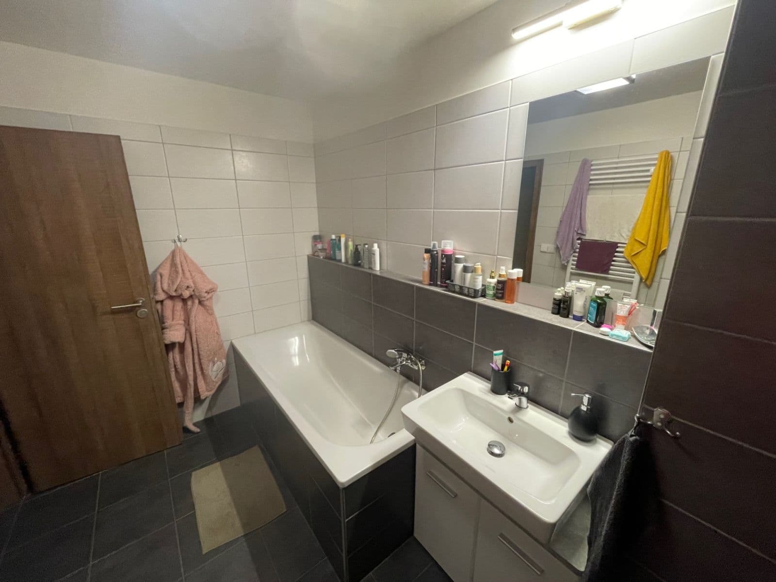 Prenájom bytu 2-izbový 65 m², Okružní, Beroun, Středočeský kraj Prenájom bytu 2-izbový 65 m², Okružní, Beroun, Středočeský kraj