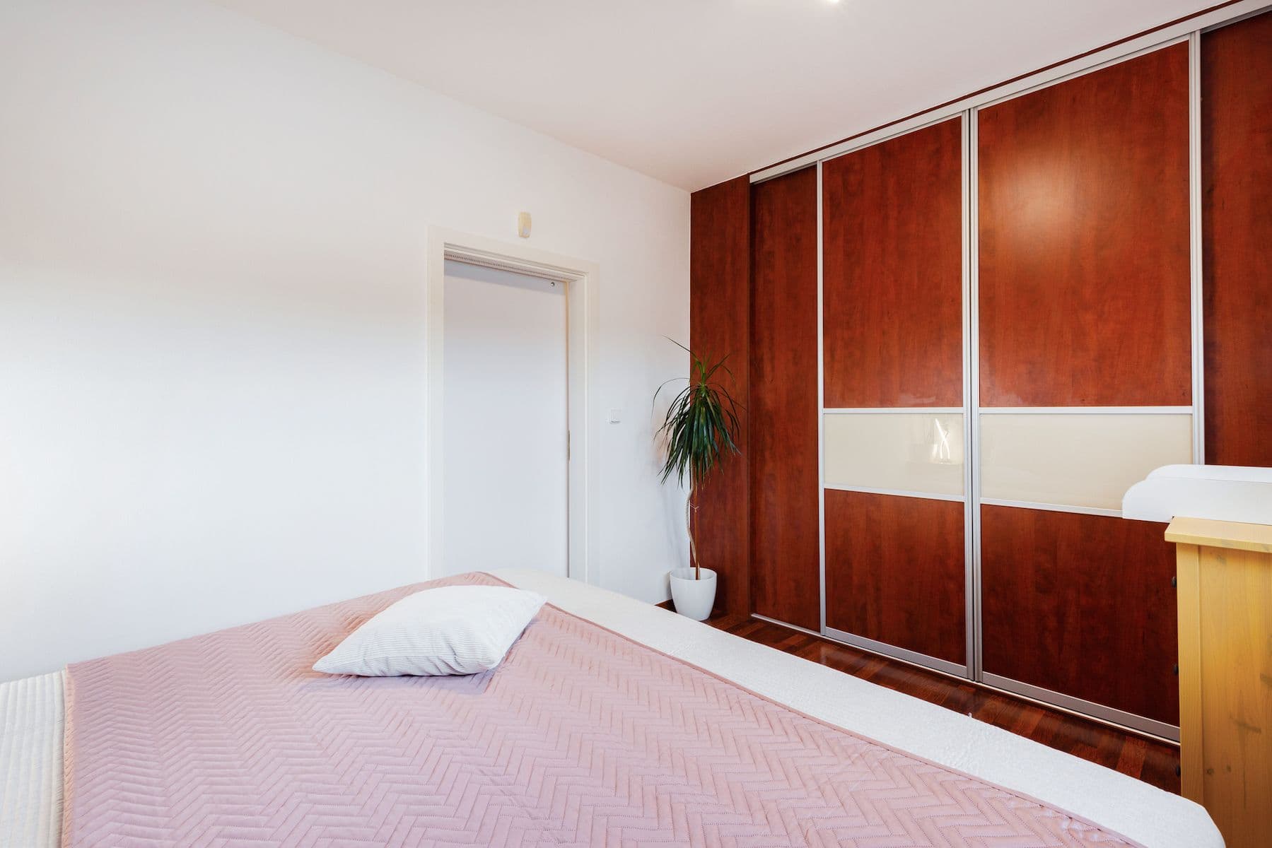 Predaj bytu 2-izbový 58 m², K Dálnici, Praha, Praha Predaj bytu 2-izbový 58 m², K Dálnici, Praha, Praha