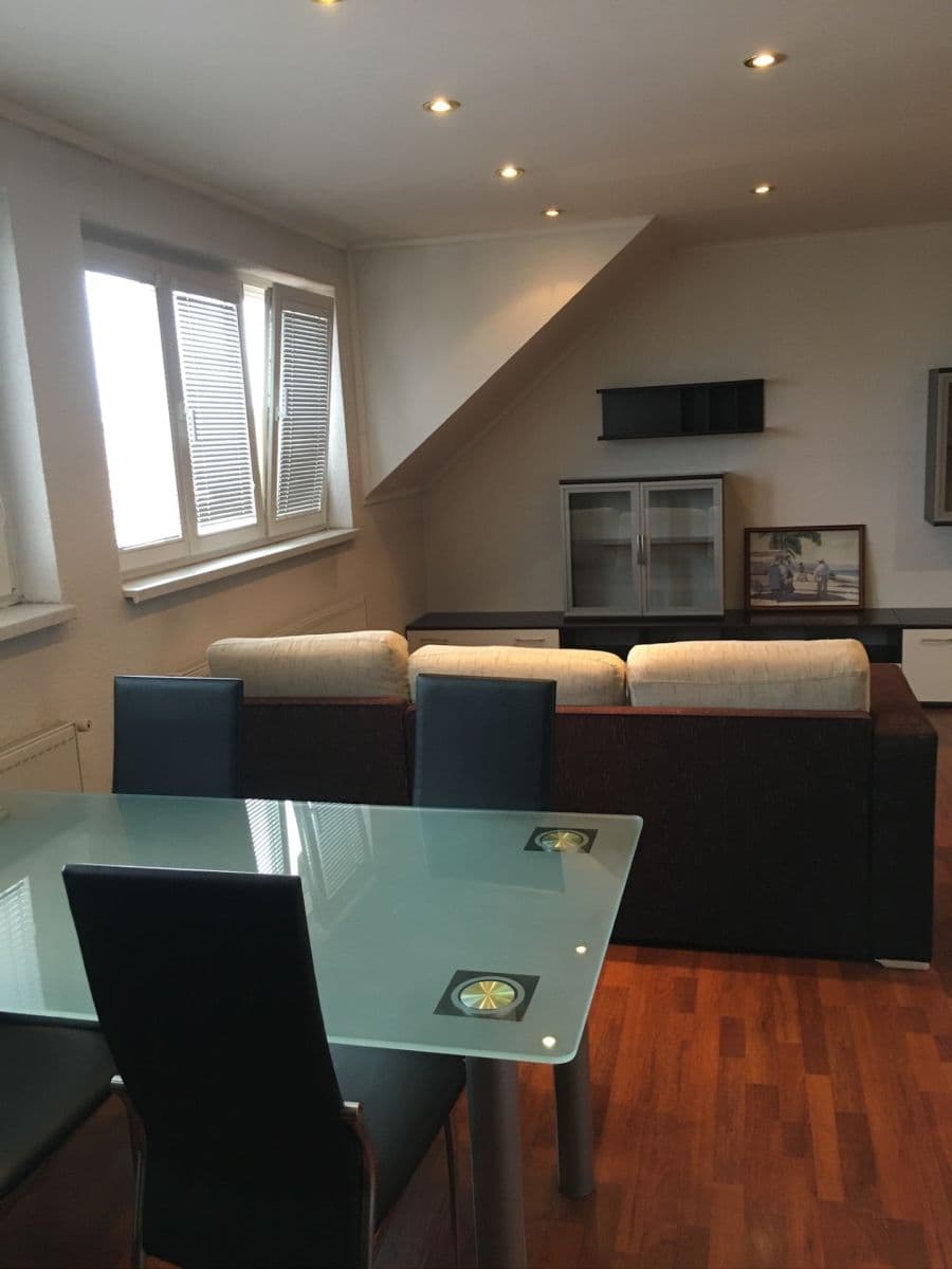 Prenájom bytu 2-izbový 65 m², Mickiewiczova, Bratislava - mestská časť Staré Mesto, Bratislavský kraj Prenájom bytu 2-izbový 65 m², Mickiewiczova, Bratislava - mestská časť Staré Mesto, Bratislavský kraj