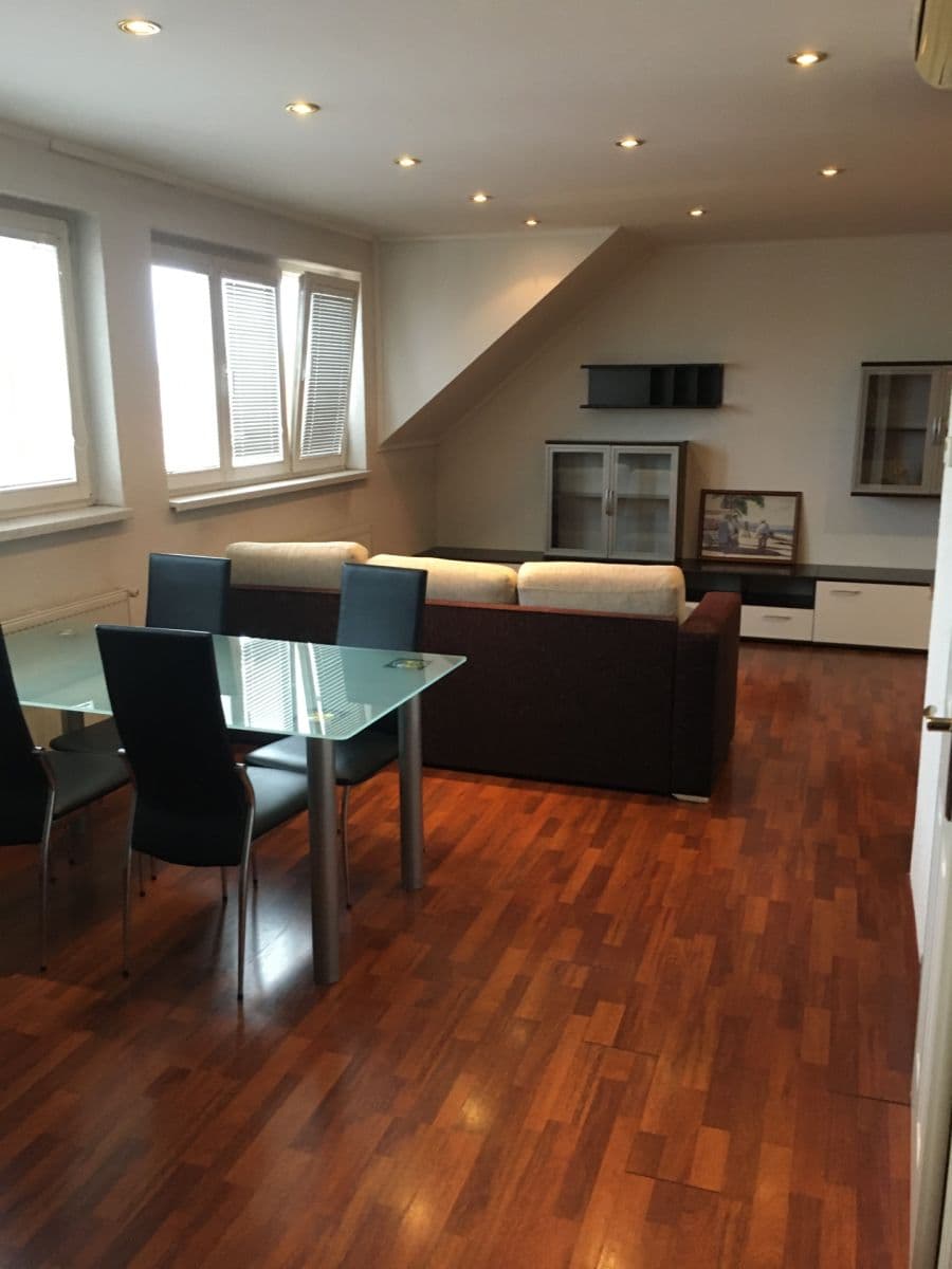 Prenájom bytu 2-izbový 65 m², Mickiewiczova, Bratislava - mestská časť Staré Mesto, Bratislavský kraj Prenájom bytu 2-izbový 65 m², Mickiewiczova, Bratislava - mestská časť Staré Mesto, Bratislavský kraj