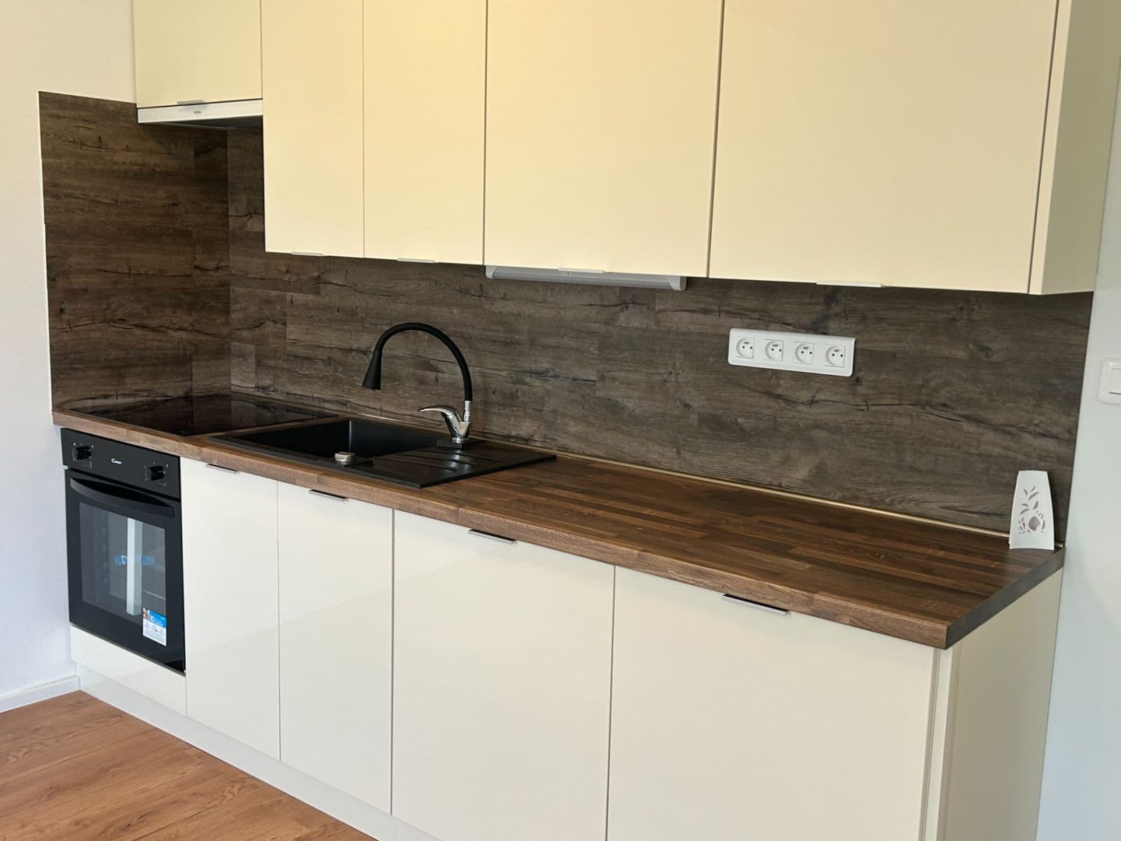 Prenájom bytu 2-izbový 57 m², V Pískovně, Praha, Praha Prenájom bytu 2-izbový 57 m², V Pískovně, Praha, Praha