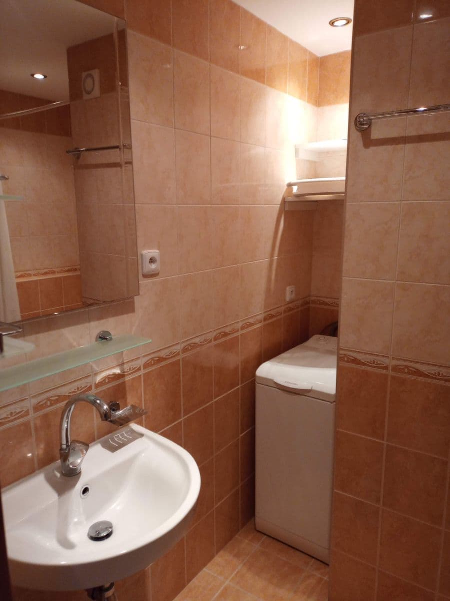 Prenájom bytu 1-izbový 40 m², Zárubova, Praha, Praha Prenájom bytu 1-izbový 40 m², Zárubova, Praha, Praha