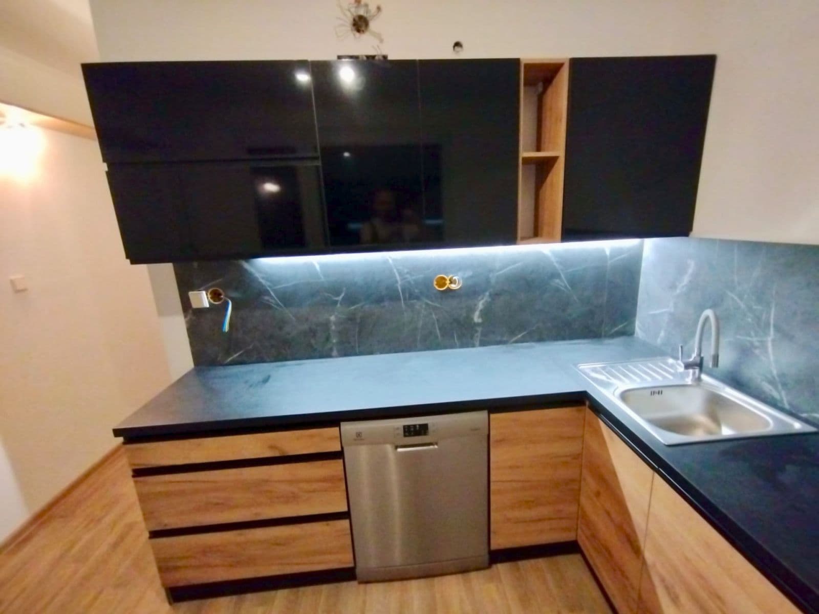 Prenájom bytu 3-izbový 74 m², Pod lipami, Jičín, Královéhradecký kraj Prenájom bytu 3-izbový 74 m², Pod lipami, Jičín, Královéhradecký kraj