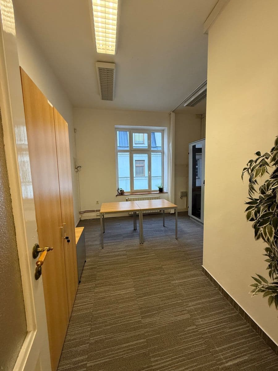 Prenájom kancelárie 188 m², Na Hradbách, Ostrava, Moravskoslezský kraj Prenájom kancelárie 188 m², Na Hradbách, Ostrava, Moravskoslezský kraj