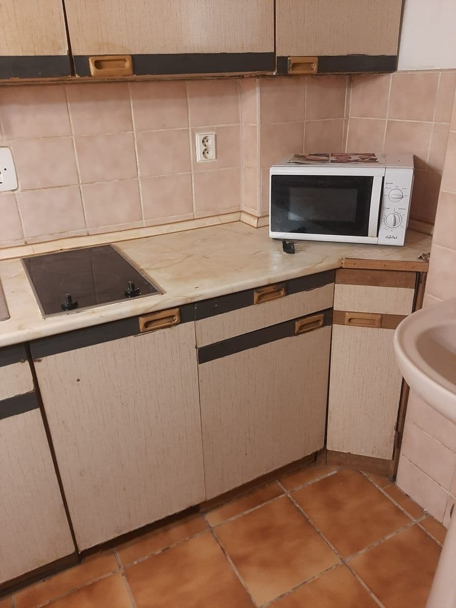 Prenájom bytu 1-izbový 27 m², Na Říháku, Praha, Praha Prenájom bytu 1-izbový 27 m², Na Říháku, Praha, Praha