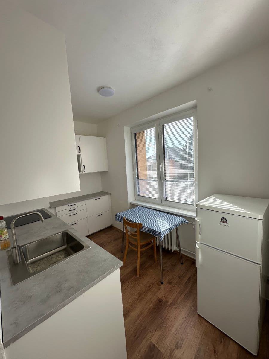 Prenájom bytu 2-izbový 53 m², Brodská, Žďár nad Sázavou, Kraj Vysočina Prenájom bytu 2-izbový 53 m², Brodská, Žďár nad Sázavou, Kraj Vysočina