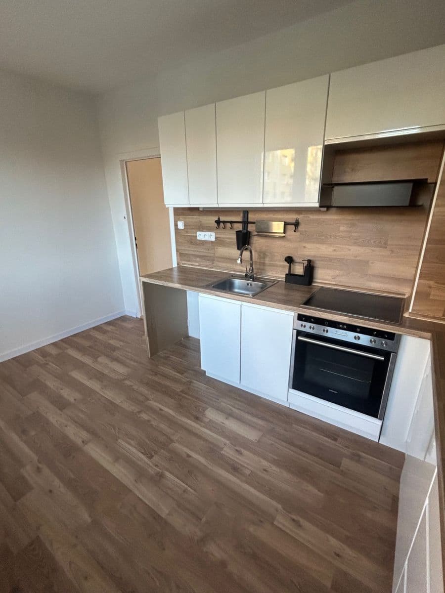 Prenájom bytu 2-izbový 58 m², Husova, Varnsdorf, Ústecký kraj Prenájom bytu 2-izbový 58 m², Husova, Varnsdorf, Ústecký kraj