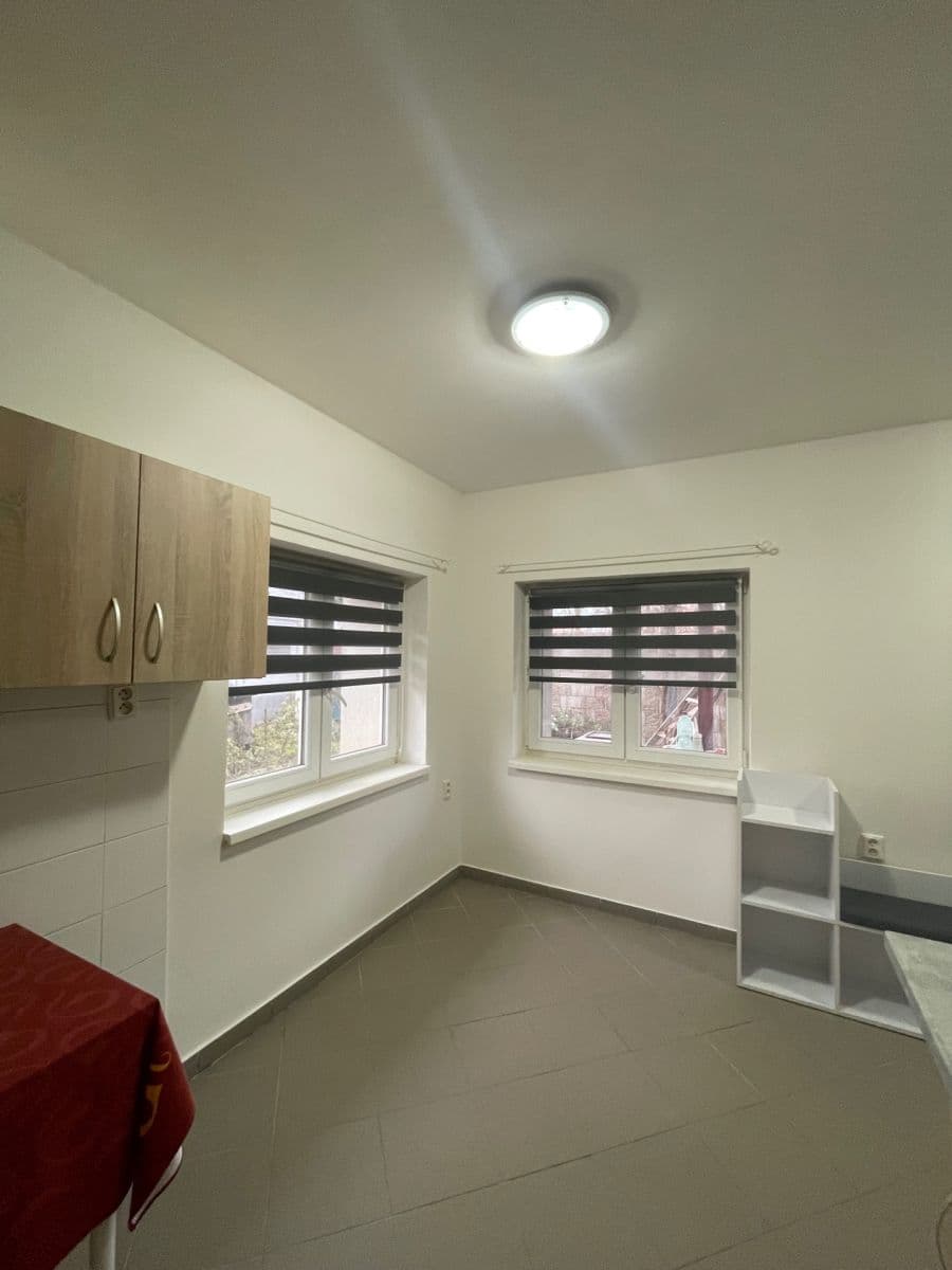 Prenájom bytu 1-izbový 35 m², tř. Čs. odboje, Chrást, Plzeňský kraj Prenájom bytu 1-izbový 35 m², tř. Čs. odboje, Chrást, Plzeňský kraj