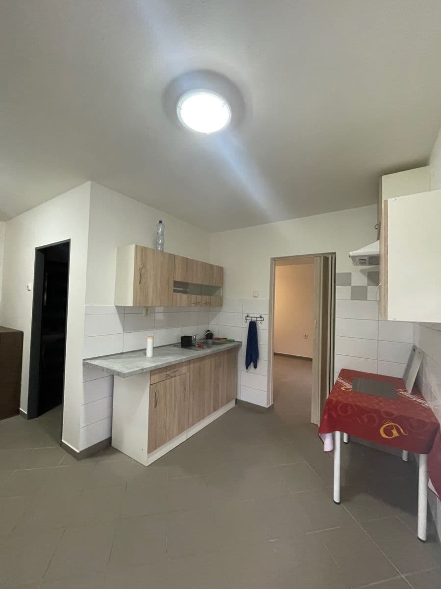 Prenájom bytu 1-izbový 35 m², tř. Čs. odboje, Chrást, Plzeňský kraj Prenájom bytu 1-izbový 35 m², tř. Čs. odboje, Chrást, Plzeňský kraj