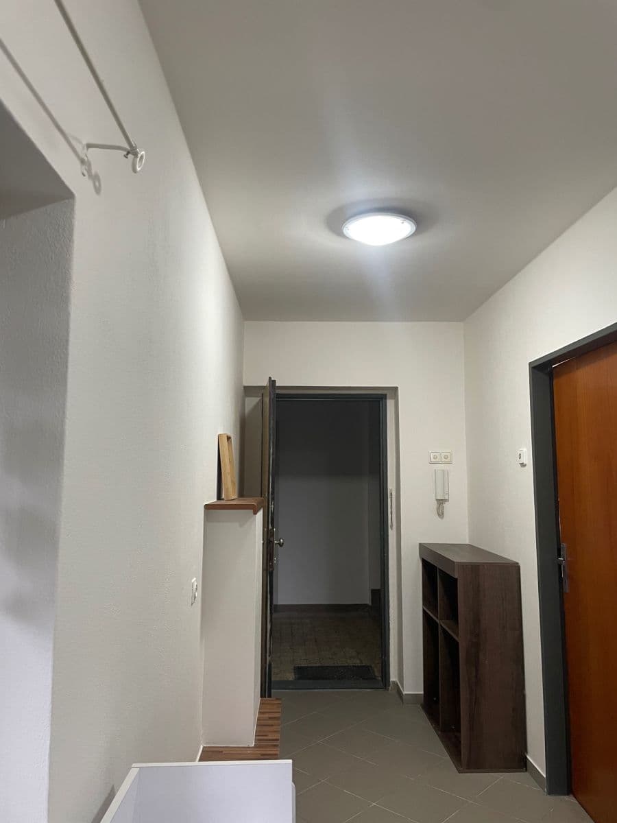 Prenájom bytu 1-izbový 35 m², tř. Čs. odboje, Chrást, Plzeňský kraj Prenájom bytu 1-izbový 35 m², tř. Čs. odboje, Chrást, Plzeňský kraj