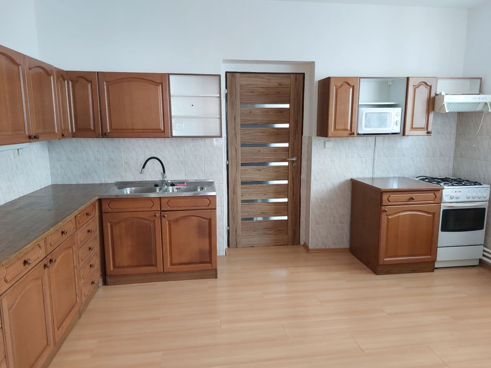 Prenájom domu 82 m², pozemek 282 m², Hálkova, Kolín, Středočeský kraj Prenájom domu 82 m², pozemek 282 m², Hálkova, Kolín, Středočeský kraj