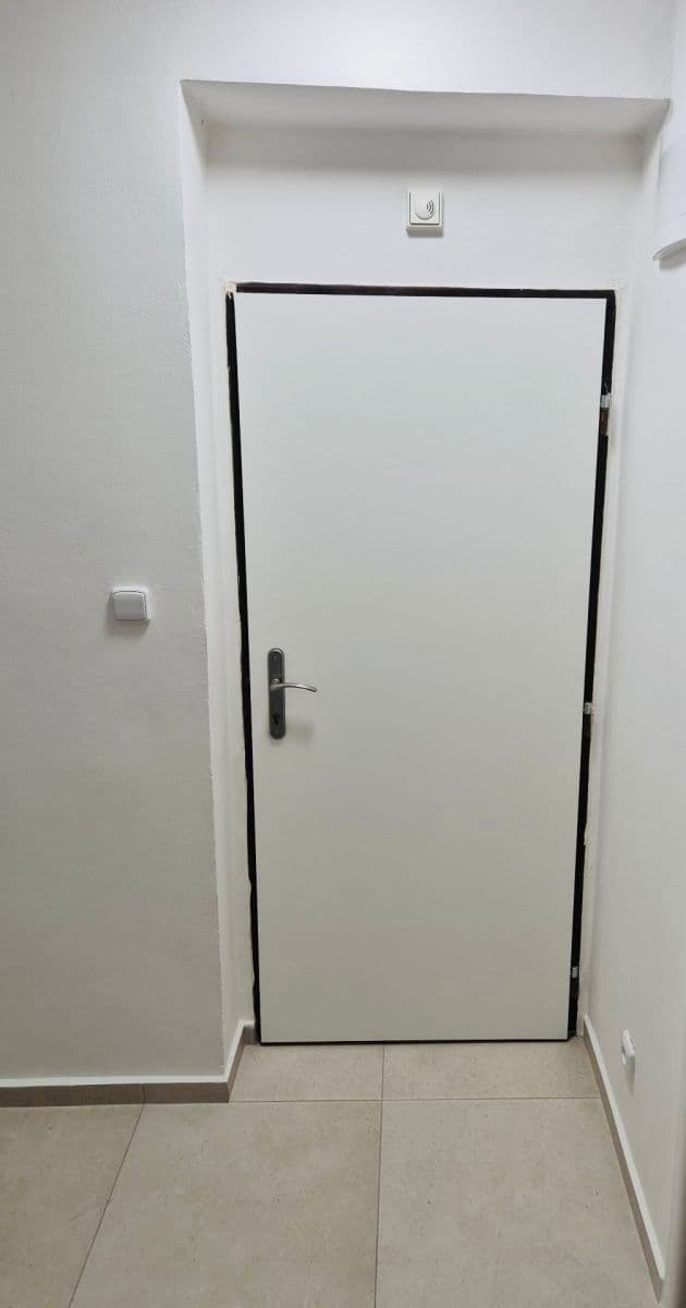 Prenájom bytu 2-izbový 56 m², Klostermannova, Praha, Praha Prenájom bytu 2-izbový 56 m², Klostermannova, Praha, Praha