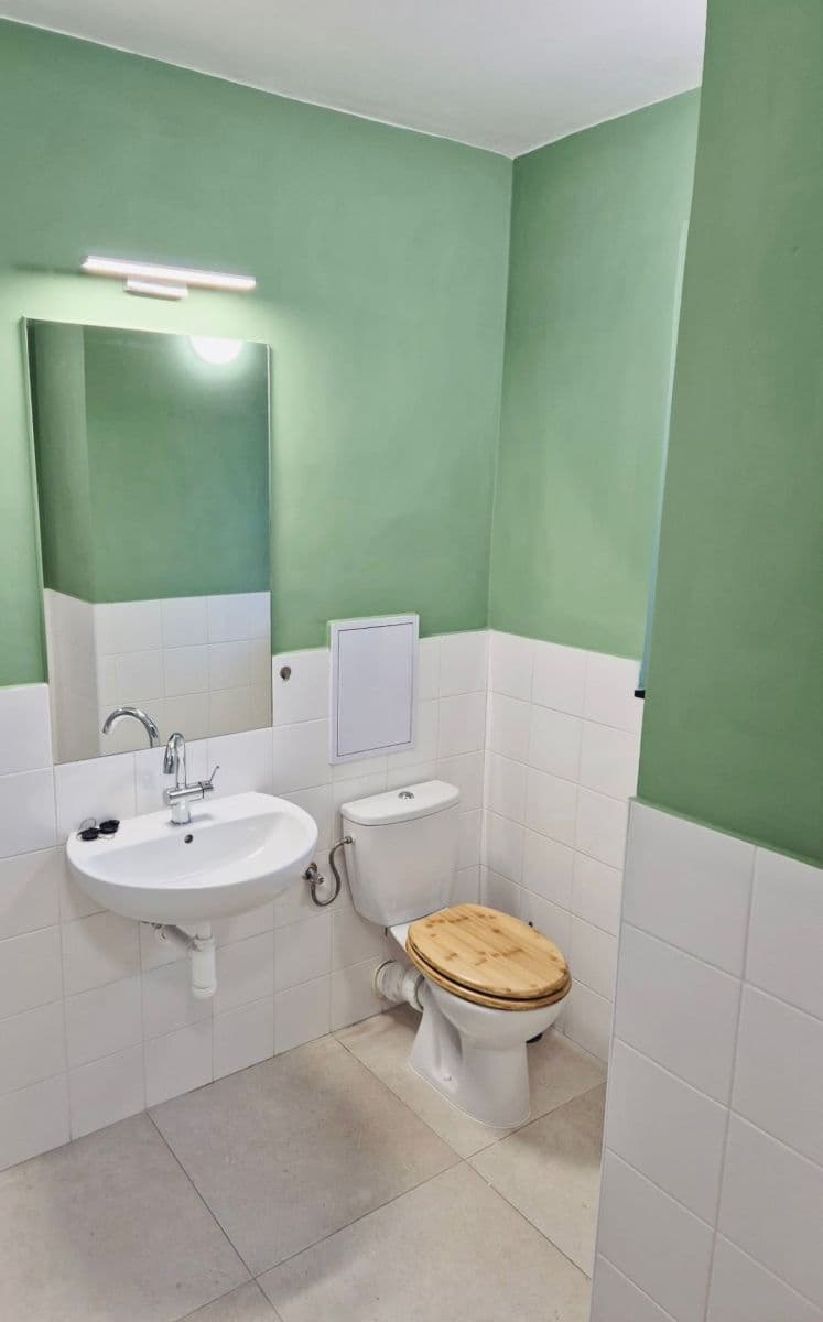 Prenájom bytu 2-izbový 56 m², Klostermannova, Praha, Praha Prenájom bytu 2-izbový 56 m², Klostermannova, Praha, Praha