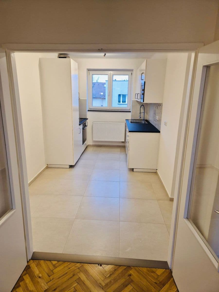 Prenájom bytu 2-izbový 56 m², Klostermannova, Praha, Praha Prenájom bytu 2-izbový 56 m², Klostermannova, Praha, Praha