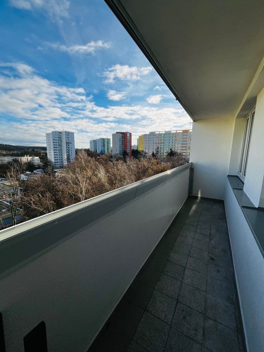 Prenájom bytu 1-izbový 36 m², Štúrova, Praha, Praha Prenájom bytu 1-izbový 36 m², Štúrova, Praha, Praha