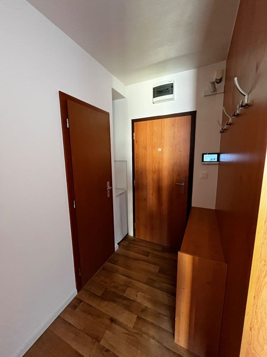 Prenájom bytu 1-izbový 36 m², Štúrova, Praha, Praha Prenájom bytu 1-izbový 36 m², Štúrova, Praha, Praha