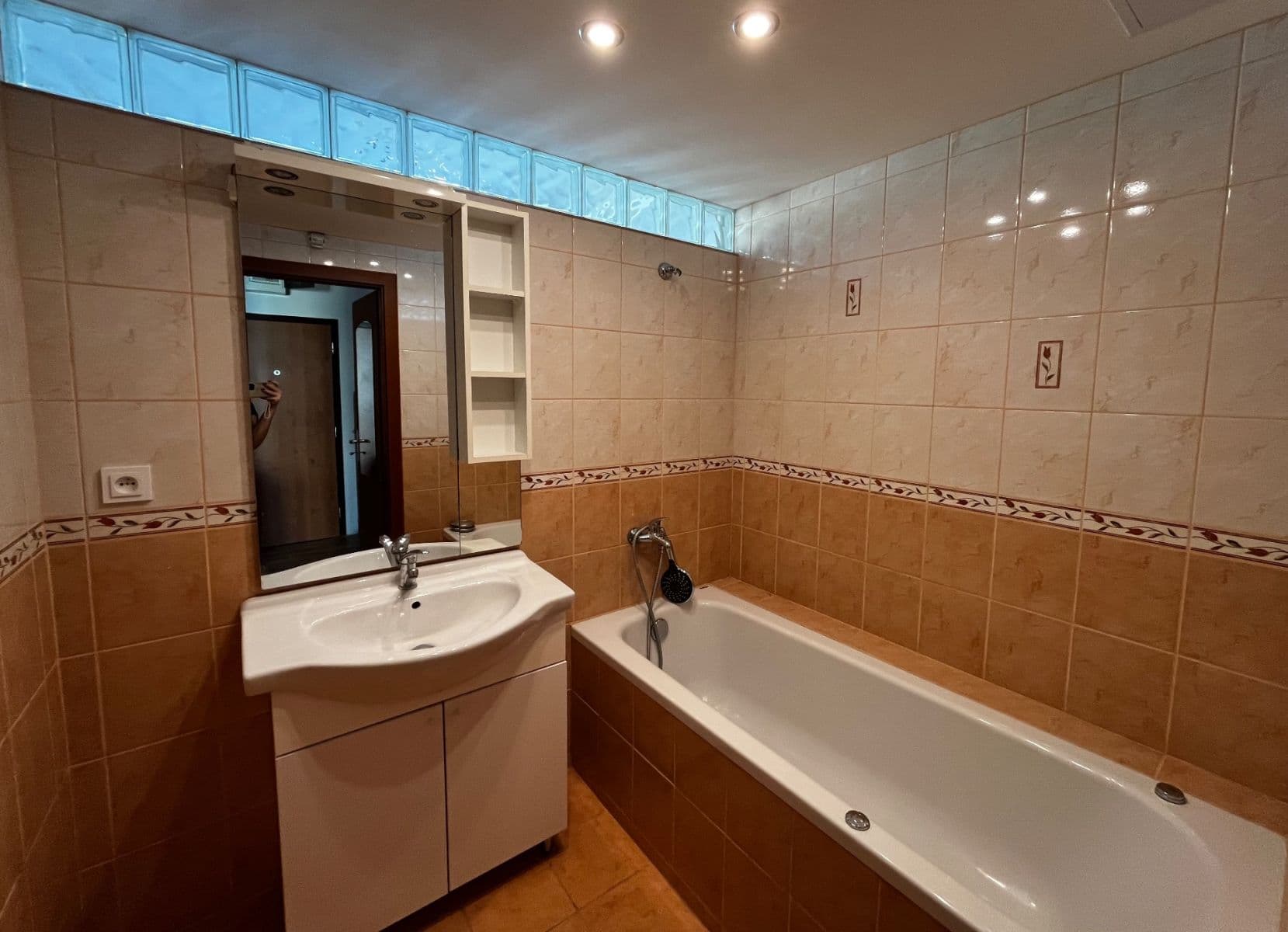 Prenájom bytu 1-izbový 36 m², Štúrova, Praha, Praha Prenájom bytu 1-izbový 36 m², Štúrova, Praha, Praha