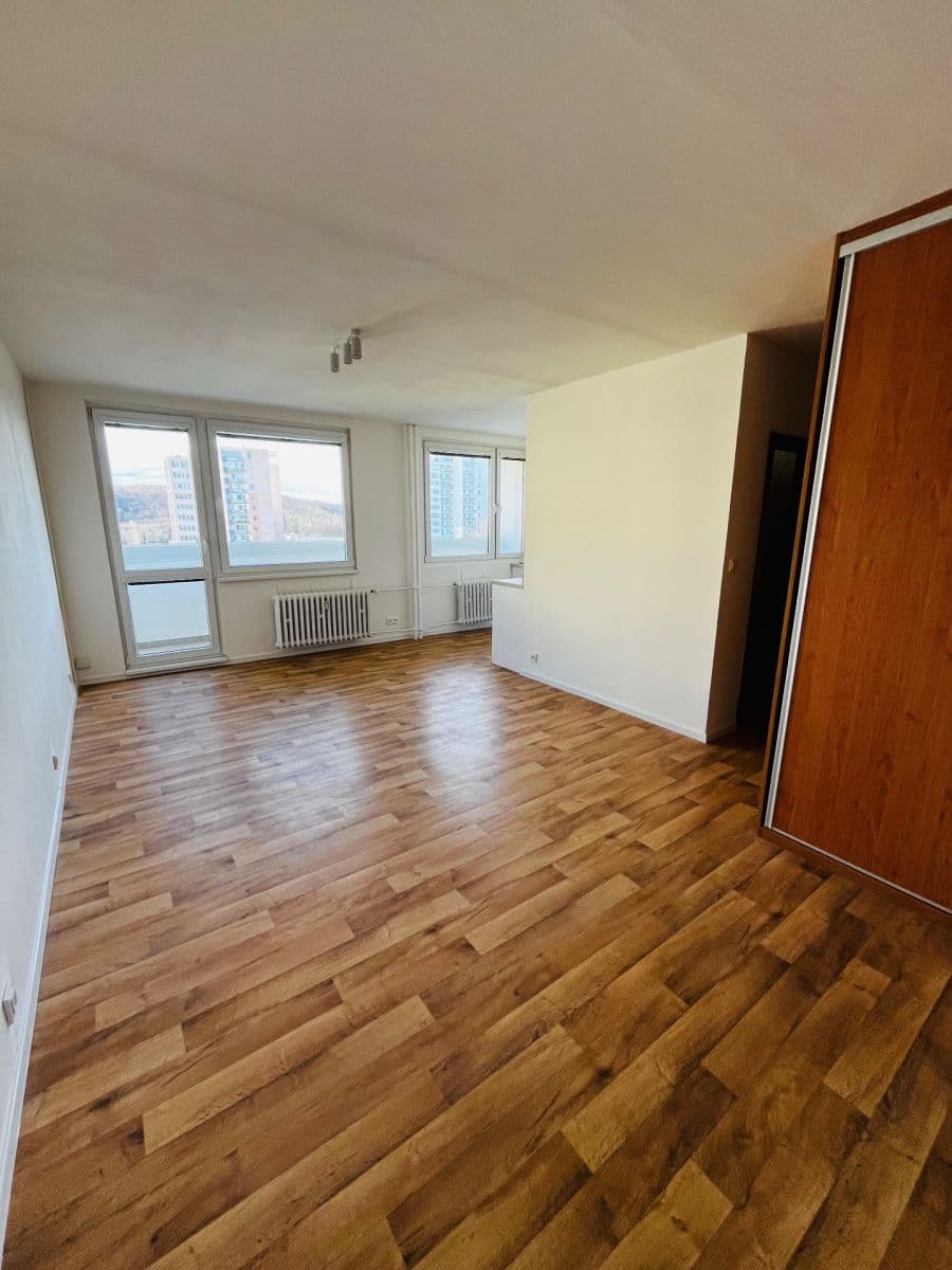 Prenájom bytu 1-izbový 36 m², Štúrova, Praha, Praha Prenájom bytu 1-izbový 36 m², Štúrova, Praha, Praha