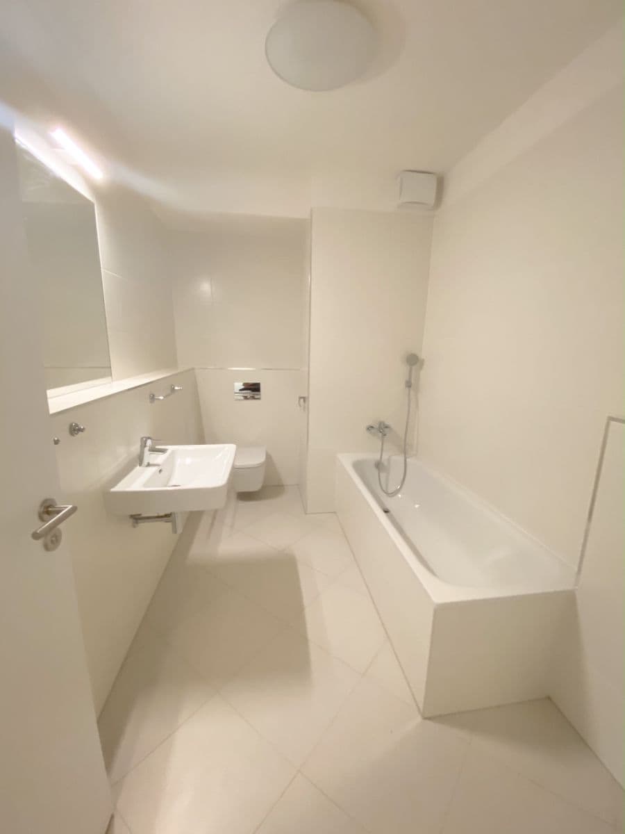 Prenájom bytu 2-izbový 55 m², Honzíkova, Praha, Praha Prenájom bytu 2-izbový 55 m², Honzíkova, Praha, Praha