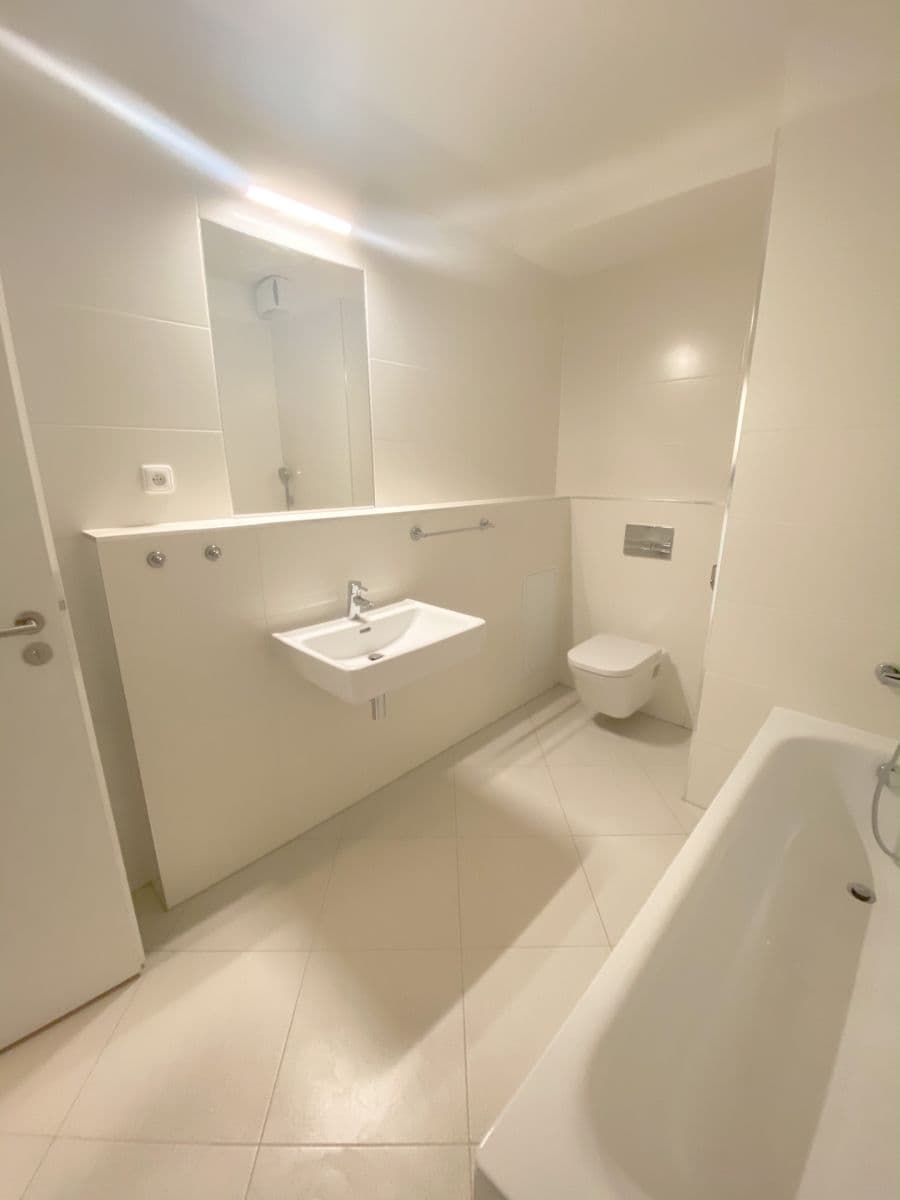 Prenájom bytu 2-izbový 55 m², Honzíkova, Praha, Praha Prenájom bytu 2-izbový 55 m², Honzíkova, Praha, Praha