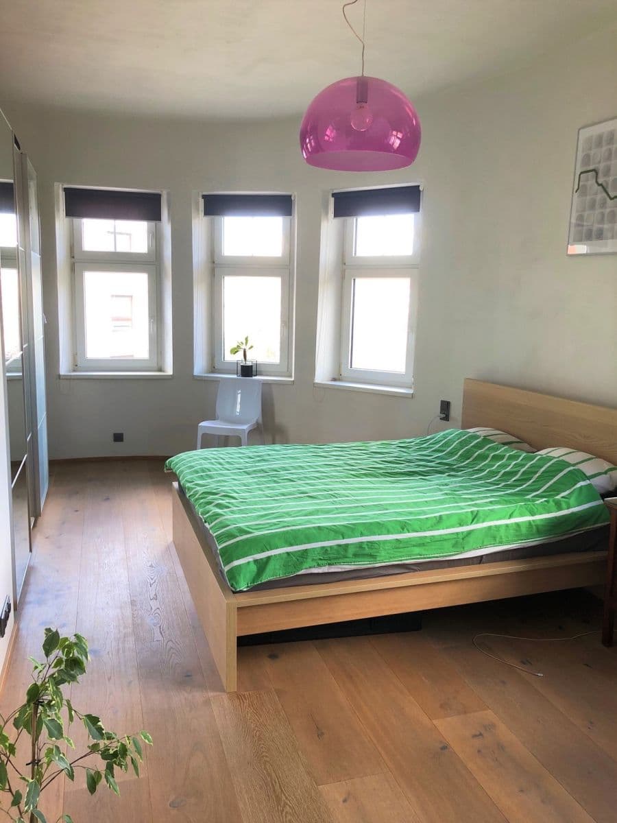Prenájom bytu 3-izbový 92 m², U Uranie, Praha, Praha Prenájom bytu 3-izbový 92 m², U Uranie, Praha, Praha