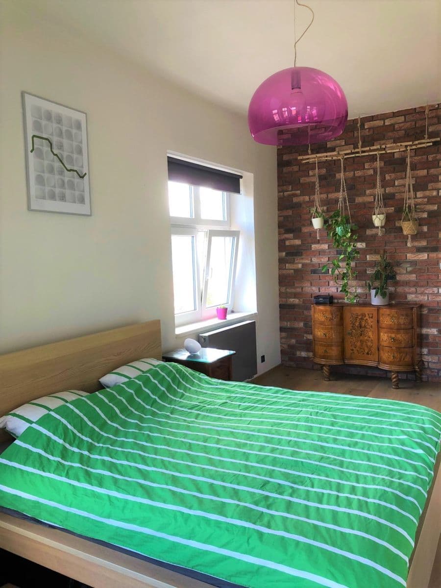 Prenájom bytu 3-izbový 92 m², U Uranie, Praha, Praha Prenájom bytu 3-izbový 92 m², U Uranie, Praha, Praha