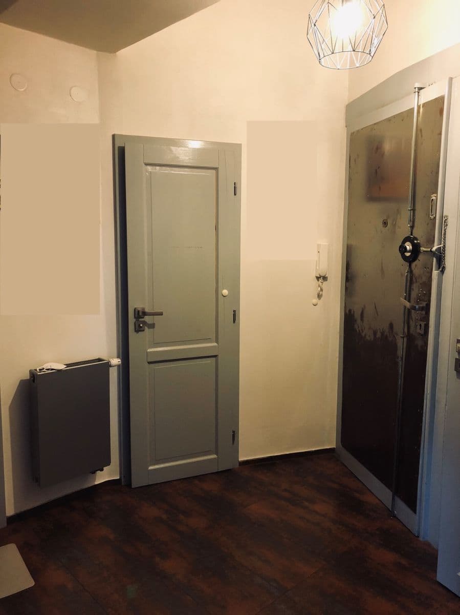 Prenájom bytu 3-izbový 92 m², U Uranie, Praha, Praha Prenájom bytu 3-izbový 92 m², U Uranie, Praha, Praha