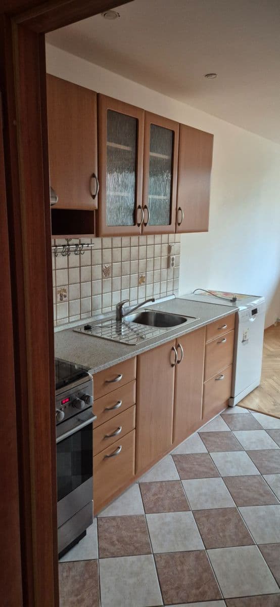 Prenájom bytu 3-izbový 72 m², Libkovská, Praha, Praha Prenájom bytu 3-izbový 72 m², Libkovská, Praha, Praha