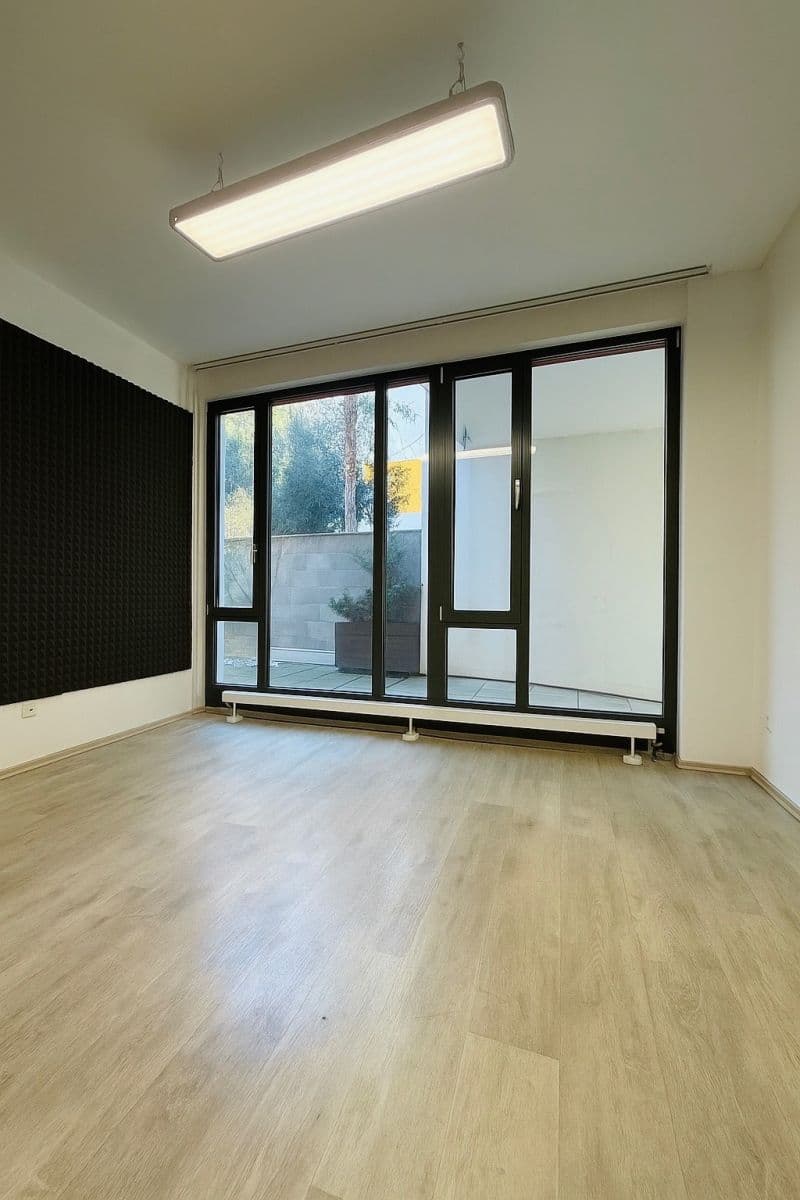 Prenájom nebytového priestoru 12 m², Květnového vítězství, Praha, Praha Prenájom nebytového priestoru 12 m², Květnového vítězství, Praha, Praha