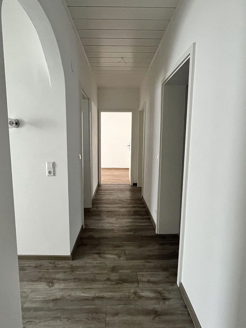 Prenájom bytu 4-izbový 127 m², Römerberg, Porýnie-Falcko Prenájom bytu 4-izbový 127 m², Römerberg, Porýnie-Falcko