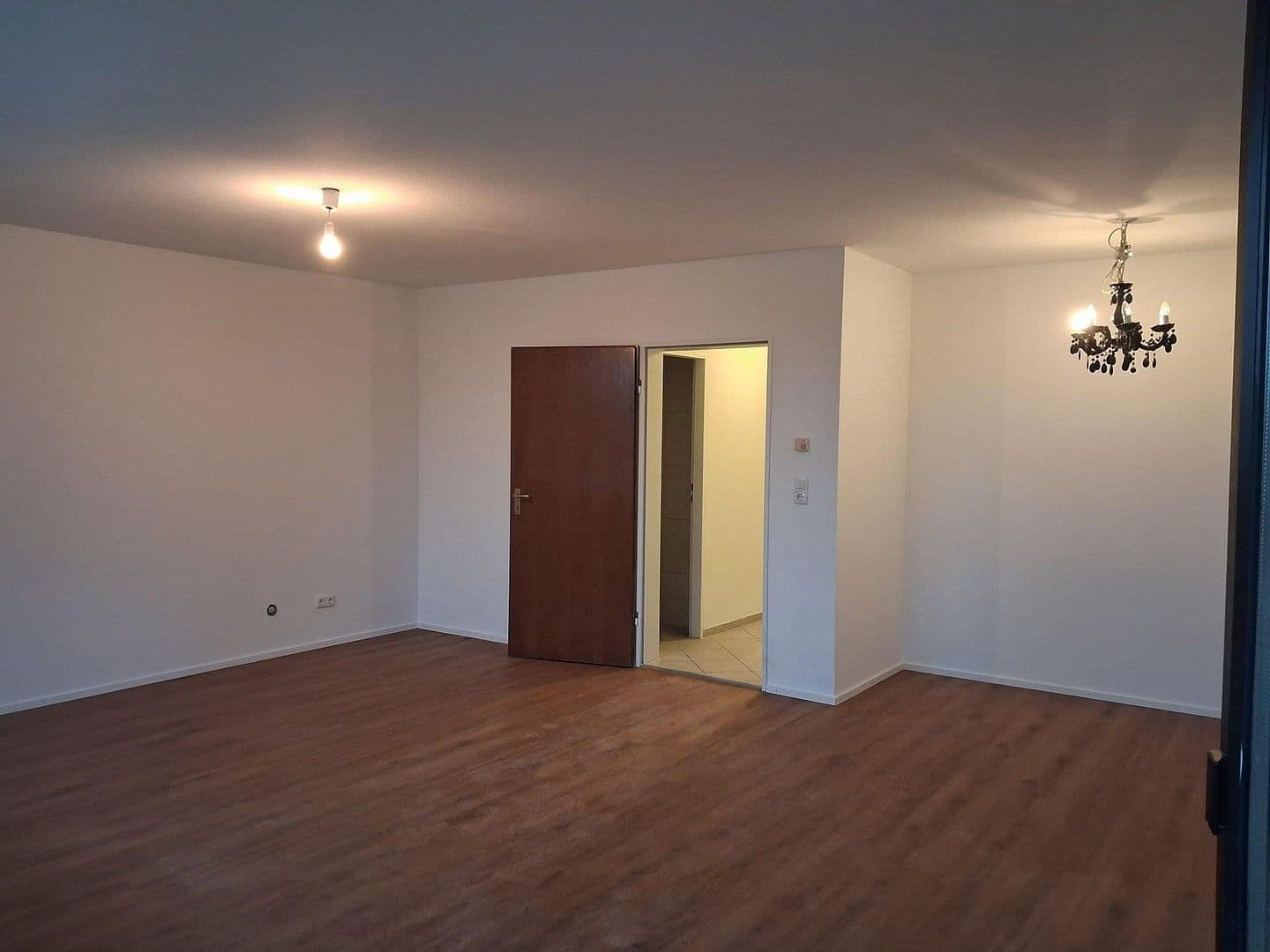 Prenájom bytu 3-izbový 95 m², Berg-am-Laim-Str. 60a, München, Bavorsko Prenájom bytu 3-izbový 95 m², Berg-am-Laim-Str. 60a, München, Bavorsko